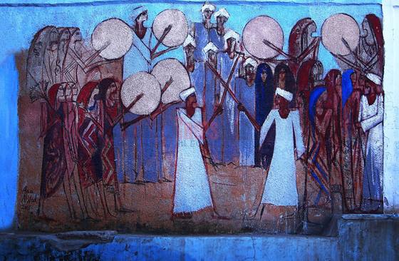 جدارية فنية تحكي تقاليد الزفاف النوبي
